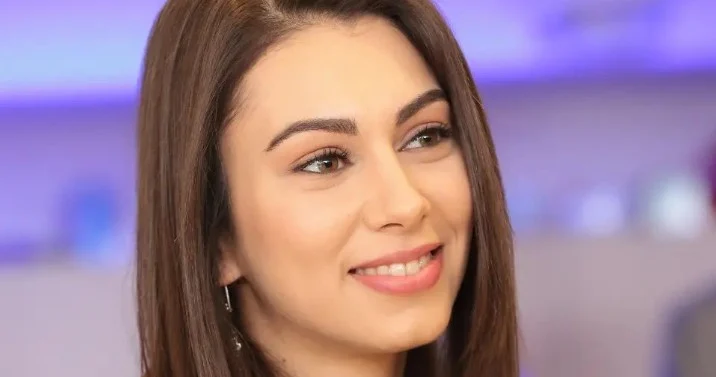 Retrato de Buse Bedir, intérprete de Gül em Flores de Sangue