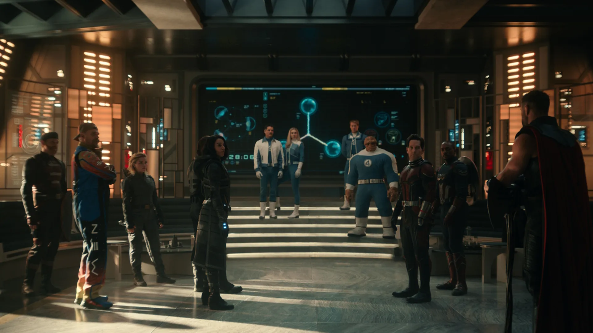 Thor e diferentes heróis da Marvel se reúnem em uma sala de comando