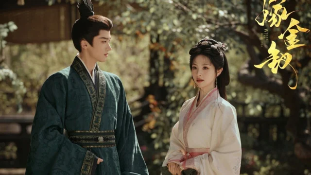 Tian Xiwei em roupa clara ao lado de Yan An em cena promocional da série chinesa A Noiva da Presilha Dourada