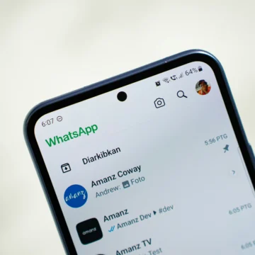 WhatsApp pede atualização do celular para liberar login; entenda o aviso