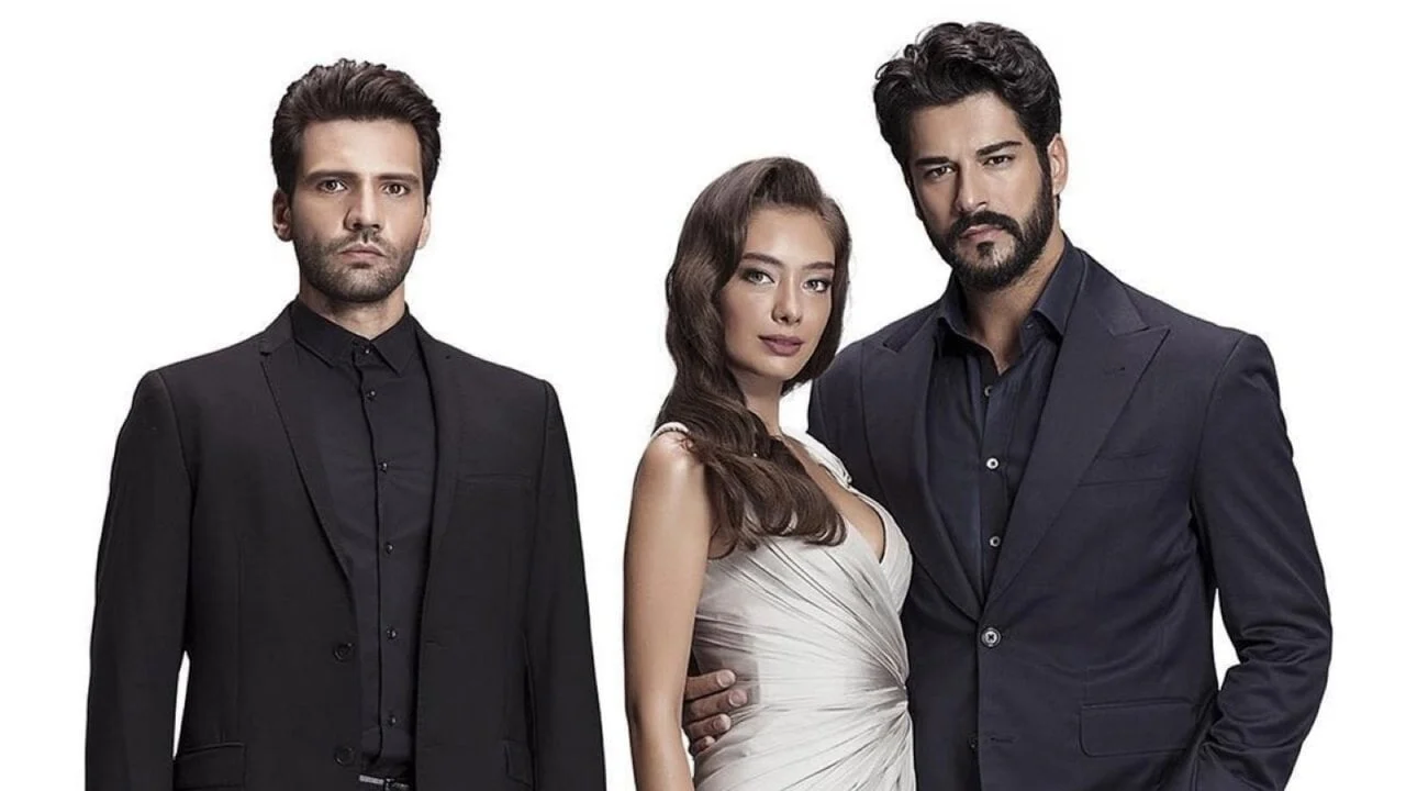 Kemal, Nihan e Emir, personagens centrais da novela turca Amor Sem Fim
