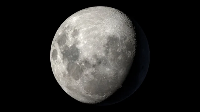 Visualização científica da Lua em 22 de outubro de 2026, às 06h00 de Brasília, com o sul lunar para cima e iluminação na etapa gibosa crescente
