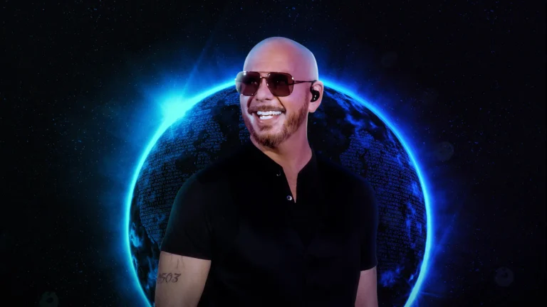 Pitbull em imagem oficial de divulgação da turnê I'm Back, com óculos escuros e globo azul ao fundo