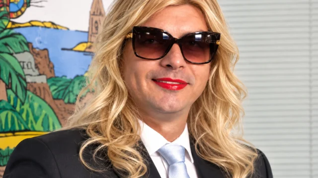 Flávio Bolsonaro cruzou a fronteira vestido de mulher? O que se sabe