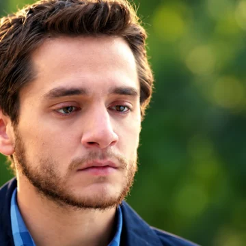 Guerra das Rosas: Cihan morre nos braços de Gülfem; veja o que acontece