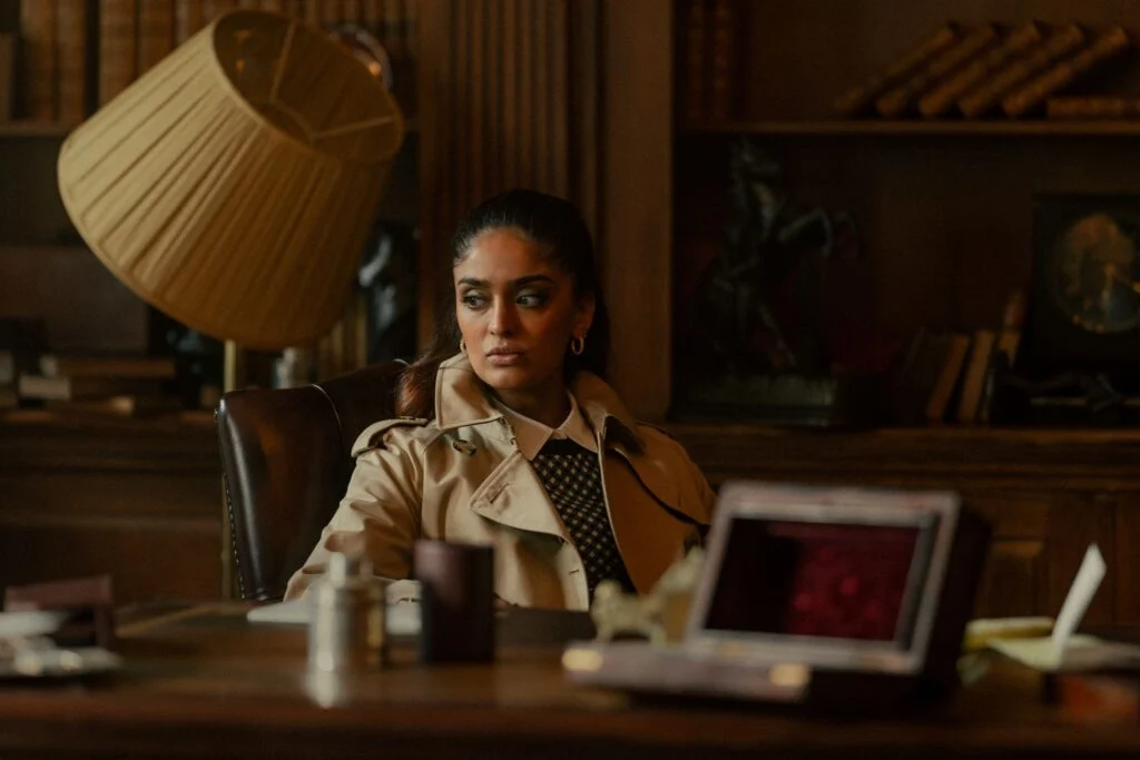 Seraphina Harrigan interpretada por Mandeep Dhillon em Terra da Máfia temporada 2