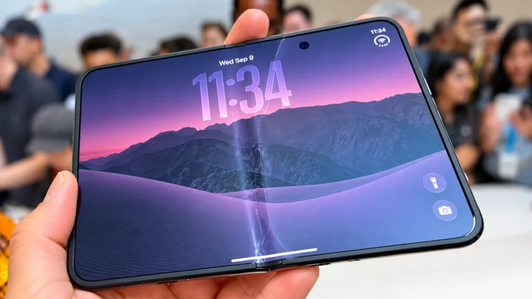 Apple reconhece falha em um pequeno número de unidades e orienta consumidores a buscar substituição.