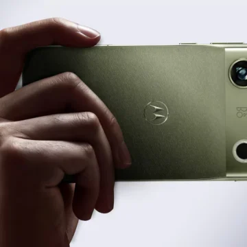 Motorola Signature ganha versão mais barata com 256 GB; veja preço