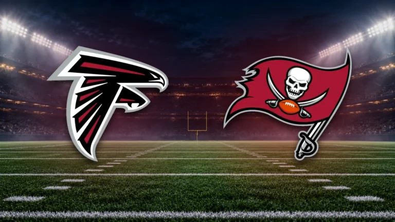Emblemas oficiais de Falcons e Buccaneers sobre fundo ilustrativo de estádio de futebol americano.