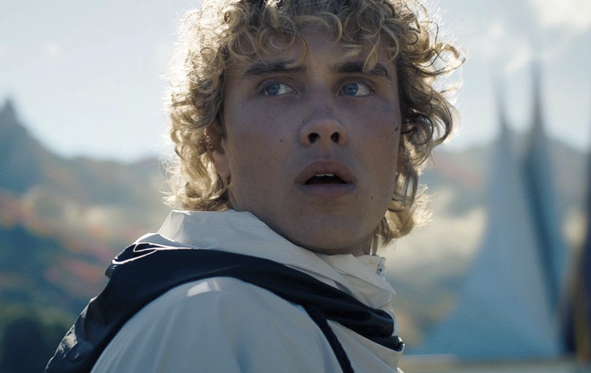 Jovem Haymitch Abernathy no material de divulgação de Jogos Vorazes – Amanhecer na Colheita