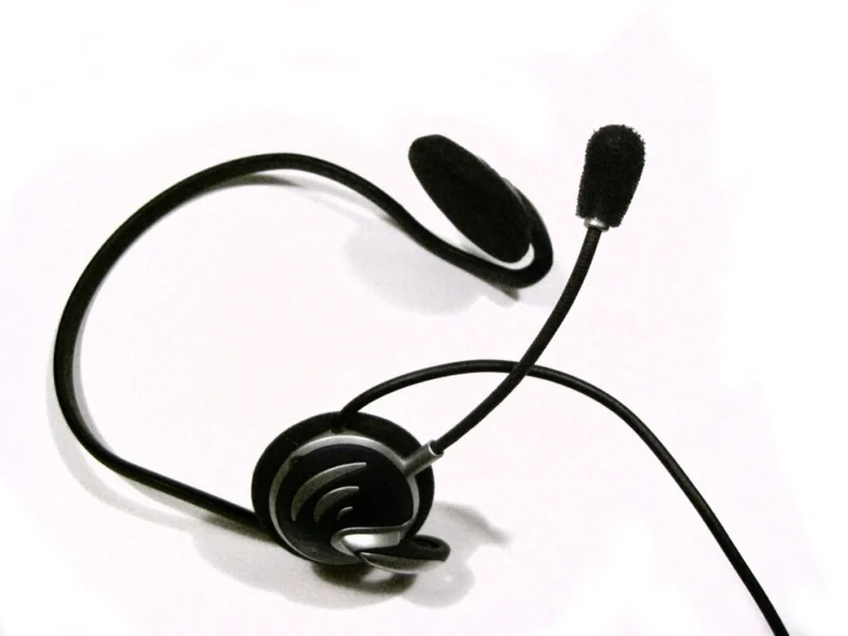Headset com microfone de haste