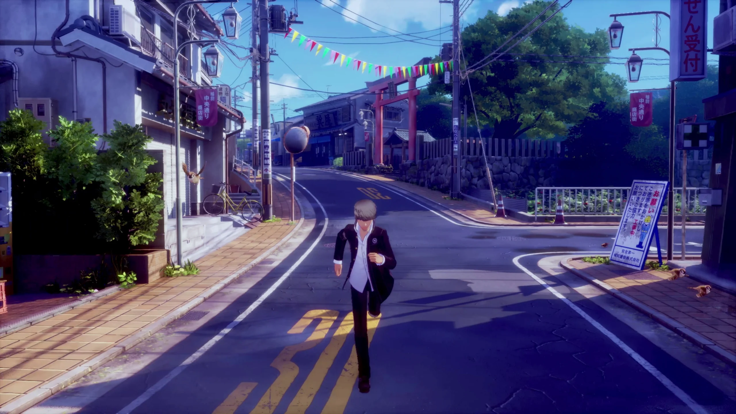 Protagonista de Persona 4 Revival correndo pelas ruas de Inaba em imagem oficial do remake