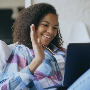 Qual é o melhor curso de inglês online em 2026? Compare 10 opções