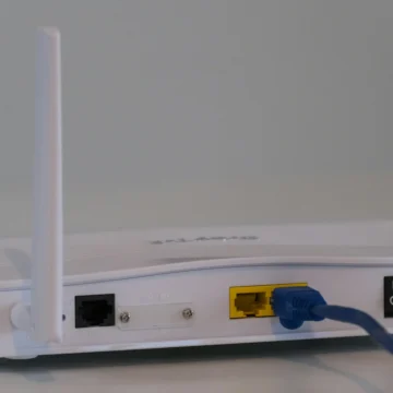 Wi-Fi 7 ou cabo Ethernet para jogos: vale trocar o roteador?