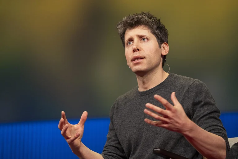 Sam Altman, CEO da OpenAI, afirmou que manter grandes quantidades de memória RAM em computadores pessoais é uma forma pouco eficiente de utilizar um recurso cada vez mais disputado pela indústria de inteligência artificial.