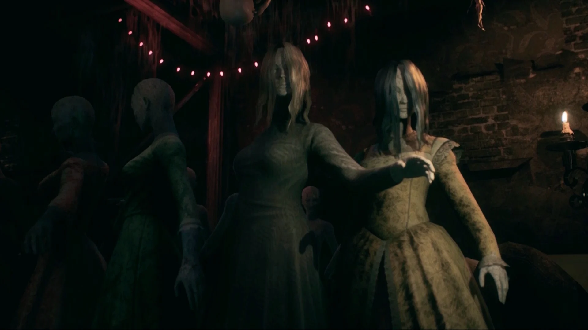 Ambiente escuro com manequins de Remothered: Tormented Fathers, primeiro jogo da trilogia