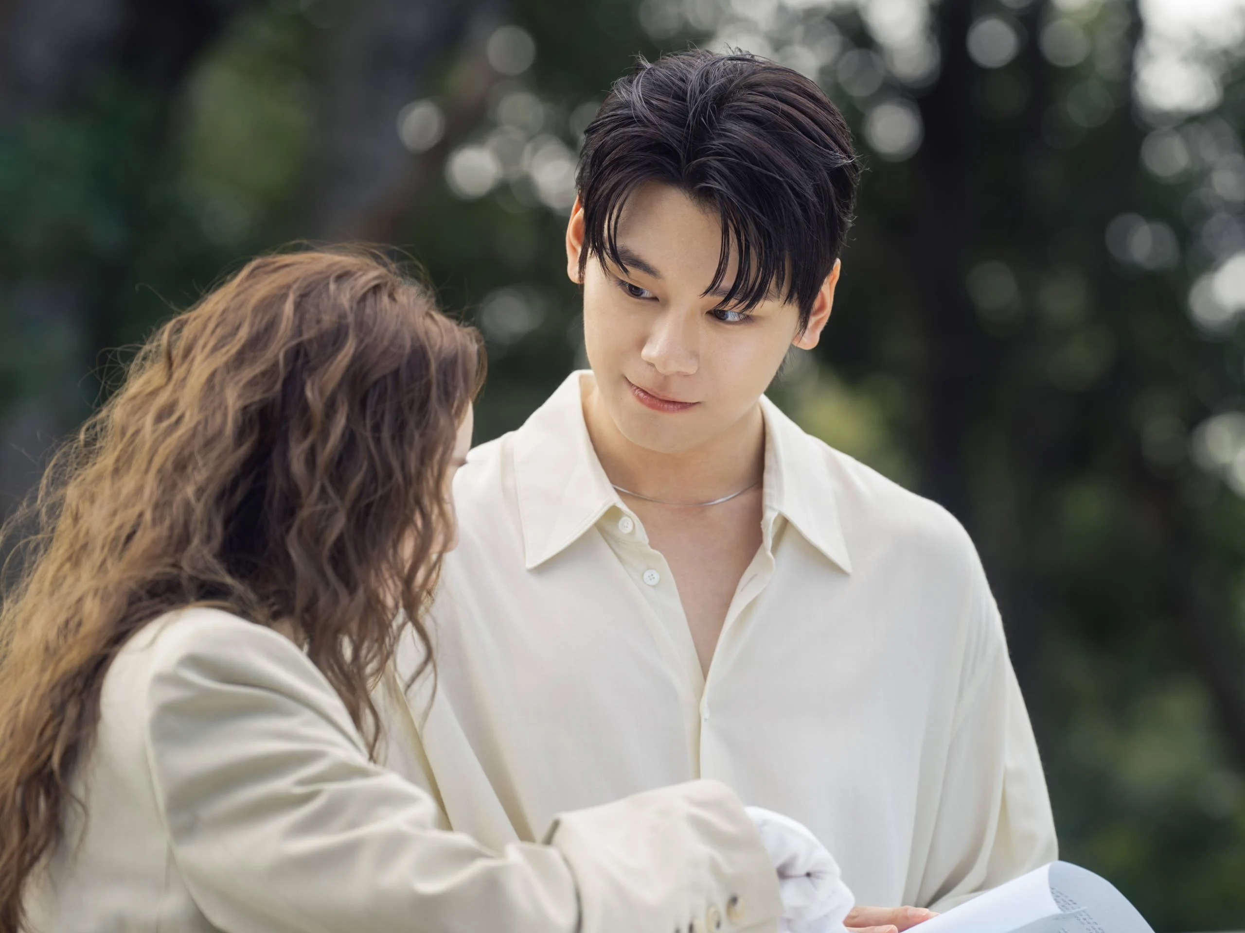 Cha Woo-min interpreta o famoso ator Ji Eun-ho em Um Choque de Amor