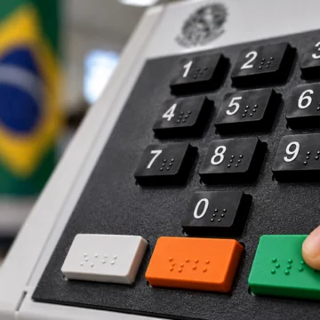 O teclado da urna é mecânico, mas não funciona como o do seu PC