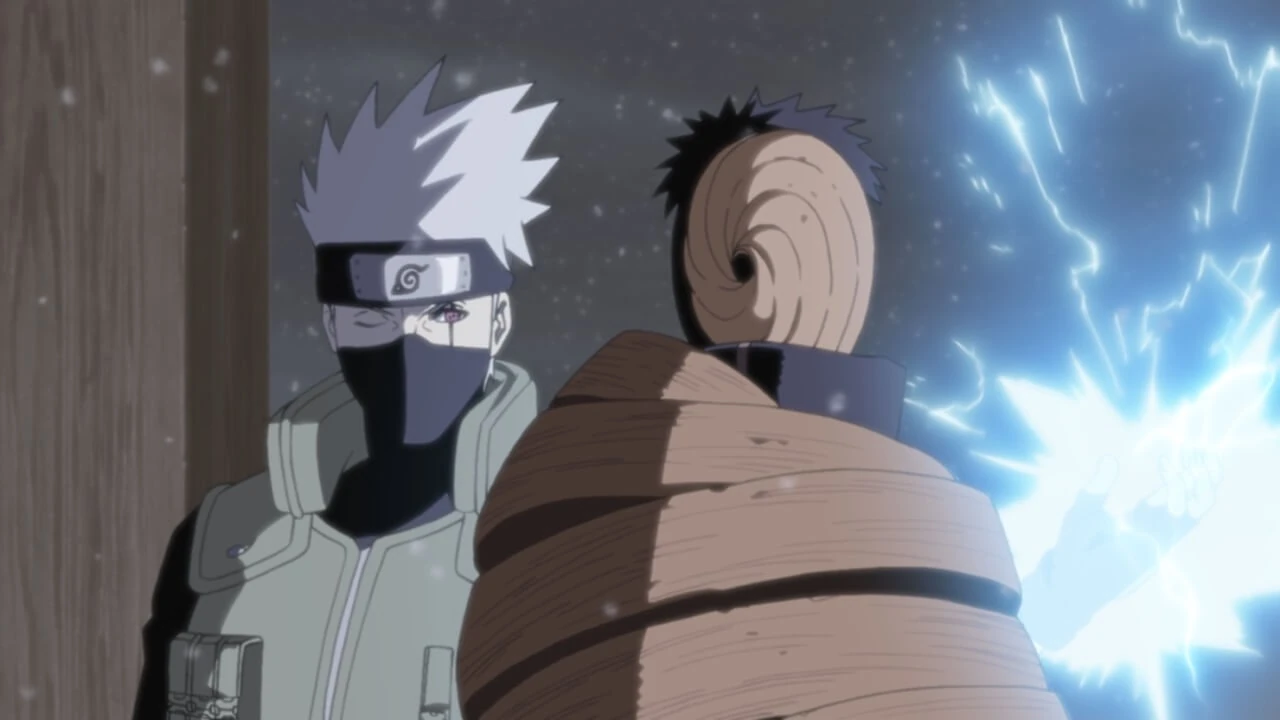 Kakashi mantém Tobi sob vigilância durante a conversa sobre Itachi