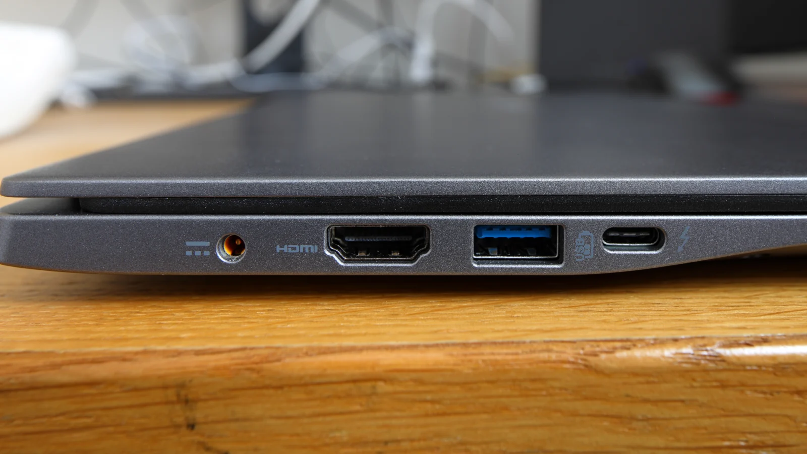 Como conectar notebook como monitor: opções e restrições técnicas