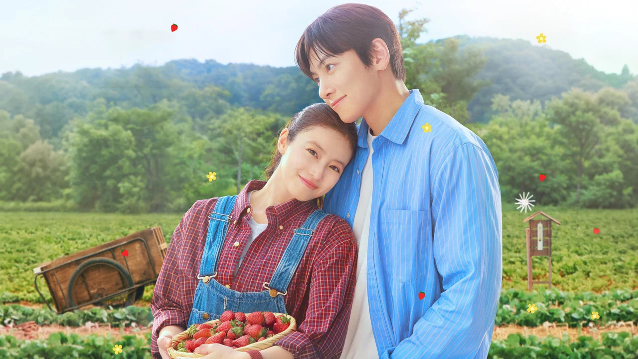 Ji Chang-wook e Mio Imada como Lee Yu-bin e Karin Shirahama em uma plantação de morangos de Amor, Doce Amor