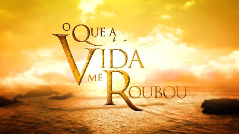 Logotipo de O Que a Vida Me Roubou sobre uma paisagem ao pôr do sol.