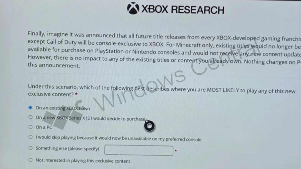 Fotografia de questionário Xbox Research perguntando sobre exclusividade de futuros jogos e possível interrupção de vendas de Minecraft em consoles rivais