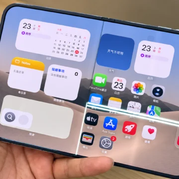 YouTuber desmonta iPhone Duo e encontra peça que pode explicar telas rachadas